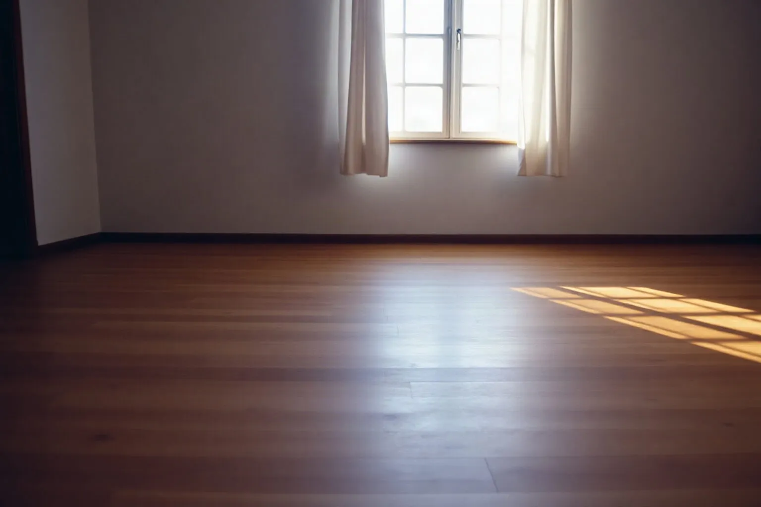 Camera da letto con listoni larghi di rovere a finitura opaca